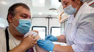 О том, что будет введена обязательная вакцинация, слухи ходили давно. Prinuditelnaya Vakcinaciya Ot Covid 19 V Rossii Sluhi Ili Realnost Rossiya I Rossiyane Vzglyad Iz Evropy Dw 28 10 2020