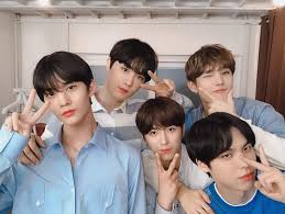 Wanna one facts and ideal types wanna one (워너원) is a group formed by the top 11 contestants from the second season of produce 101: Cix S Bae Jinyoung And Kim Jaehwan Finally Had A Wanna One Reunion And It Was Heartwarming Kissasian