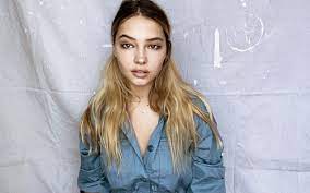 Here is madelyn cline's height, weight, age, body statistics. Interview Madelyn Cline Schon Magazine