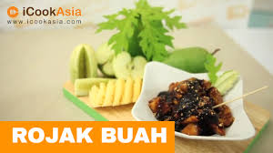 50gm petis udang 5 gm cili padi 10 gm kacang tumbuk 10 gm gula 5 gm kicap pekat 20 gm timun 20 gm sengkuang 20 gm betik muda. Rojak Buah Try Masak Icookasia Youtube