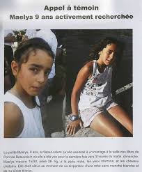 Así reza el cartel en el que se anuncia la desaparición de adela, una menor almeriense de 16 años a la que se le perdió la pista el pasado viernes en el barrio de los molinos, en la capital. Nuevo Operativo De Busqueda Para Encontrar A Maeyls La Nina Desaparecida En Una Boda Internacional