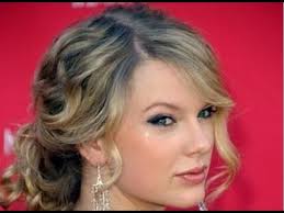 Keep the hairstyle playful and relaxed to contrast a somewhat formal look of a turtleneck. Hairstyle For Halter Neck Dress Youtube