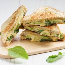 Croque Monsieur Vegetarien Avocat Mozzarella Et Epinards Recette En 2020 Croque Monsieur Vegetarien Recettes De Cuisine Et Croque Monsieur