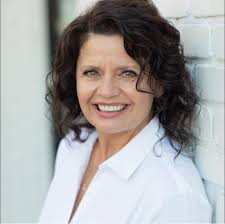 I'm looking for organic cold-pressed canola oil in Lahore. Any suggestions?