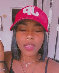 Eso conmigo NO VA! 🎧🖤🎶 , ., ., ., ., #ahoramellama #karolgmusic  #badbunnybaby