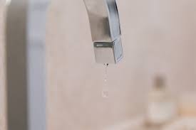 Kitchen mixer taps can be difficult to fix, but luckily in this video it was one of the easiest taps i have ever had to fix. Diagnosing Faucet Leaks