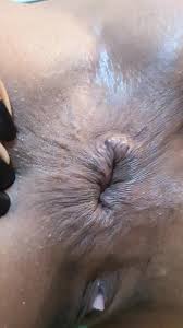 오피스 여성의 애널 처형 - 직장 안의 비밀스러운 욕망