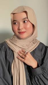 Perbandingan Warna Sand dan Khaki: Panduan Lengkap