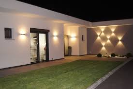 Villa In Frankreich Moderner Garten Von Bolz Licht Und Wohnen 1946 Modern Homify Hausbeleuchtung Aussenbeleuchtung Haus Moderne Gartenentwurfe