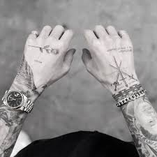 Cool Hand Tattoo Herren Hand Tattoos Hand Tattoos Tattoo Ideen