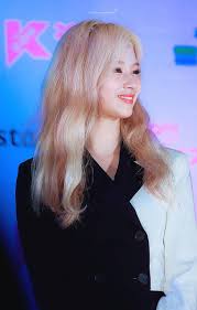 Sana Pics Sanapics Twitter Kpop Girls Twice Sana Haircut For Big Forehead