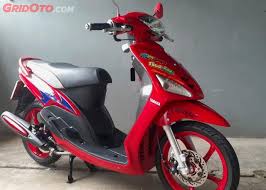 Halo mas dab.kali ini motoblast akan buatin modif striping yamaha mio sporty versi yang smile ya.bukan yang mata kucing.dengan tema film kartun saint seiya jaman bahula dulu.dengan di aplikasikan di mio warna dasar hitam.penasaran? Aslinya Yamaha Mio Smile Tapi Mencoba Lebih Lawas Dan Sporty Templok Part Dari Berbagai Negara Gridoto Com
