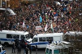 Disponible sur le site www.republiquetcheque.fr et en version pdf, il comprend les 500 principales adresses à connaître pour vivre et travailler en république tchèque. Allemagne Republique Tcheque Slovaquie Les Manifestations Anti Restrictions Se Poursuivent Rt En Francais
