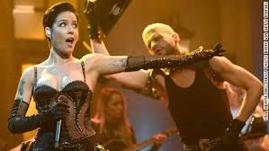 The couple premiered their song him & i. Halsey A Fan Kept Screaming G Eazy S Name During Her Concert She Wasn T Having It Cnn
