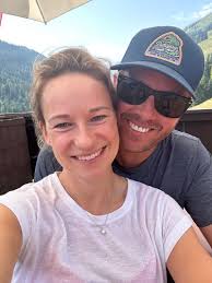 𝗛𝗶𝗻𝘁𝗲𝗿 𝗷𝗲𝗱𝗲𝗺 𝗲𝗿𝗳𝗼𝗹𝗴𝗿𝗲𝗶𝗰𝗵𝗲𝗻 𝗠𝗮𝗻𝗻 𝘀𝘁𝗲𝗵𝘁  𝗲𝗶𝗻𝗲 𝘀𝘁𝗮𝗿𝗸𝗲 𝗙𝗿𝗮𝘂!