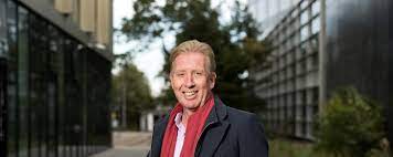 Professor jan rotmans legt uit wat de beste manier is. Essay Jan Rotmans Een Transitie Aanpak Voor Aardgasvrije Wijken Programma Aardgasvrije Wijken