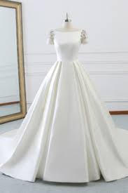 Designerul carolina herrera propune atat rochii de mireasa simple, clasice, tip printesa, cat si rochii de mireasa stil retro. CumpÄƒraÈ›i Rochie De Mireasa Clasice Ieftine Din Magazinul Online Rochiee Ro