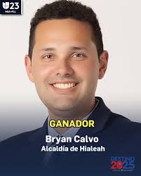 Surgen nuevas imágenes en el caso de Derek Rosa, acusado de asesinar a su  madre en #Hialeah.