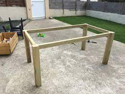 Tuto cration dune table de jardin dexterieur avec palette. Construire Une Table Pour Votre Jardin Bric Olive