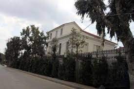 Η μαριέττα χρουσαλά στόλισε το χριστουγεννιάτικο δέντρο της και έβγαλε μια selfie έχοντάς το φόντο. Se Palati Twn 1 000 T M Menoyn H Xroysala Kai O Patitsas Life Is