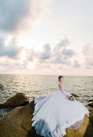 Thu thảo xuất hiện trong trang phục đơn giản, đeo kính đen. Ngáº¯m Trá»n Bá»™ áº£nh CÆ°á»›i Cá»§a Hoa Háº­u Ä'áº¡i DÆ°Æ¡ng Ä'áº·ng Thu Tháº£o