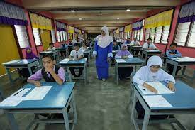 Surat tugas yang bertanda tangan dibawah ini, kepala sekolah dasar negeri 2 ijobalit kecamatan labuhan haji kabupaten lombok timur menugaskan. Sekitar Peperiksaan Upsr 2017