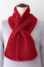 Scarf knit with 2 different sized needles in a 2 row repeat that creates this interesting texture. Scarf Cowl Knitting Patterns Panosundaki Pin