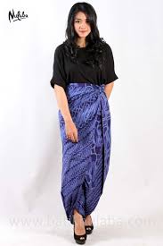 Batik Yogyakarta Adalah Jenis Batik Nusantara Yang Terkenal Di Indonesia Dimana Ada Sejarah Mengenai Batik Tersebut Dari Segi Batik Jogja Wanita Batik Pakaian