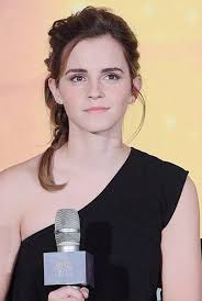 Fashion in an age of technology costume institute gala at metropolitan museum of art on. Emma Watson Hairstyles Make Up Glamour Uk