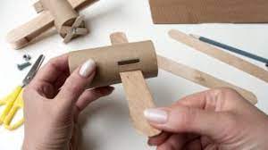 Como hacer un avion de papel que vuela mucho aviones de papel. Hacer Un Avion Con El Carton Del Papel Higienico Y Palos De Polo Manualidad Facil Y Rapida