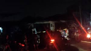 Lampu merah mati filmine konu ekliyorsun. Pohon Tinggi Jadi Penyebab Palembang Sering Mati Lampu