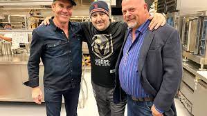 He has been married to deanna burditt since july 21, 2013. Actor Dennis Quaid Dines On Steak With Rick Harrison Of Pawn Stars Eater Vegas