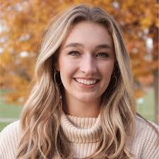 Liz Witte's Instagram, Twitter & Facebook