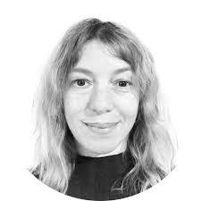 Lisa Paradis's Instagram, Twitter & Facebook