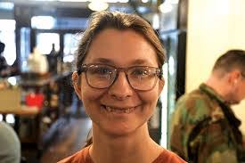 Lisa Bunn's Instagram, Twitter & Facebook