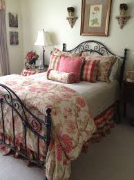 Minimal petty decorations and natural material usage color a french country bedroom. French Cottage Bedroom Decor Novocom Top
