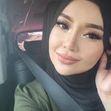 Bella Nash (@BellaNashir)