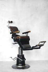 This Dental Chair Was Manufactured By American Maker Ritter And Produced For French Office Sale In The 1920s This Chair Is Adjust In 2020 Dental Chair Vintage Medical