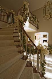 Elegant Homes Decorated For Christmas Bing Images Christmas Stairs Elegant Christmas Decor Christmas Staircase