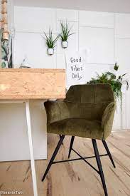 maak je eigen urban jungle met woonexpress interiortwin thuisdecoratie groene stoelen eetkamerstoelen