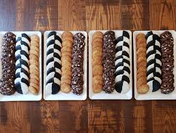 How many cups of powdered sugar in a 2 lb bag?