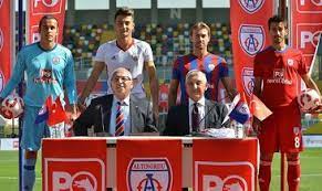 Bu toprakların çocuklarına güveniyor ve kadromuzda yabancı oyuncu bulundurmuyoruz. Altinordu Ya Yeni Forma Sponsoru Son Dakika Spor Haberleri