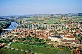 Aiguillon est une ville du département lot et garonne (47). Photo Aerienne Aiguillon 1 Lot Et Garonne Paf
