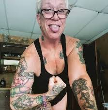 Stephanie Mayfield's Instagram, Twitter & Facebook