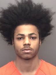 Robbery suspect, 17, booked into jail