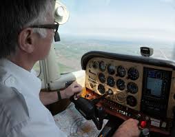 Flight simulator cockpit racing simulator beechcraft baron portuguese grammar cessna 172 video game rooms training center colorful wallpaper aviation. Cockpit Cessna 172 Foto Bild Luftfahrt Details Aus Der Luftfahrt Verkehr Fahrzeuge Bilder Auf Fotocommunity