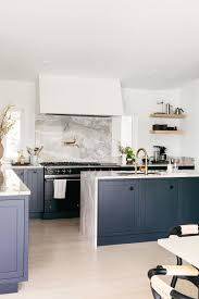 Anna Bond S Black And White Florida Home A Cup Of Jo Interior Design Kitchen Kitchen Interior Kitchen Style