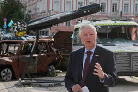 Trump's Russia Sanctions Bill: Graham's Pivot from Hawk to Peace Broker Amid Ukraine War Escalation