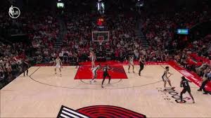 Jrue Holiday’s logo 3 beats the buzzer