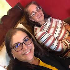 APT costumer Ilia Rivera walks against Alzheimer's